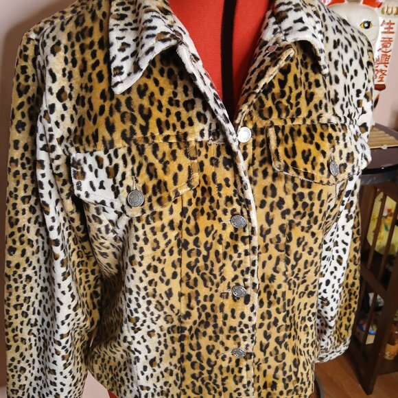 Leopard Print Velvety Jacket - Picture 2 of 4